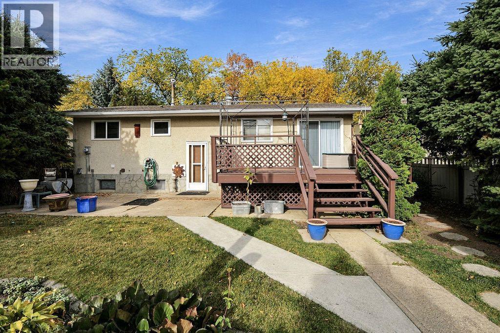5907 43 Avenue, Camrose, Alberta  T4V 0A5 - Photo 36 - A2350136