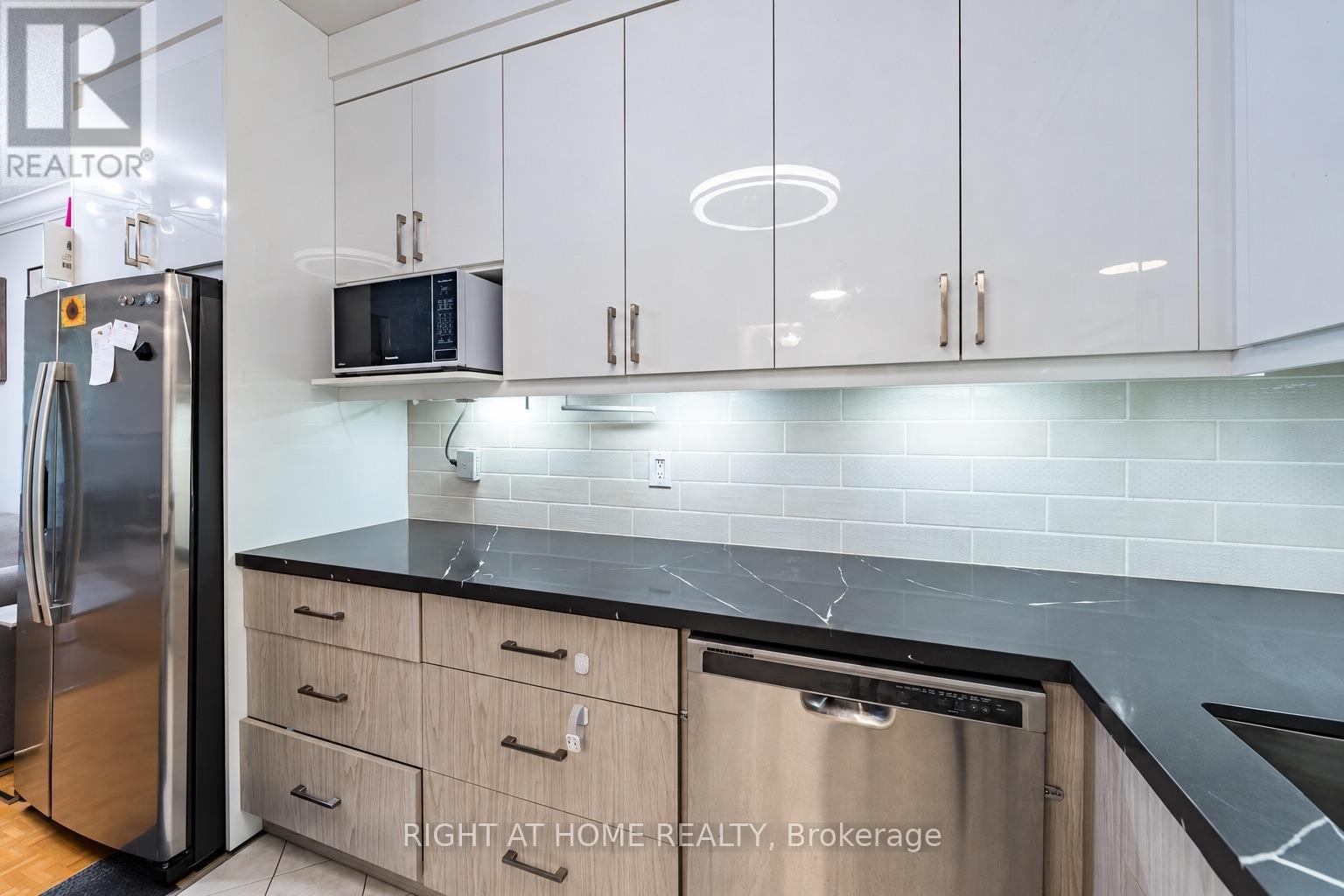 107 - 10 Fashion Roseway, Toronto, Ontario  M2N 6B6 - Photo 12 - C13852916