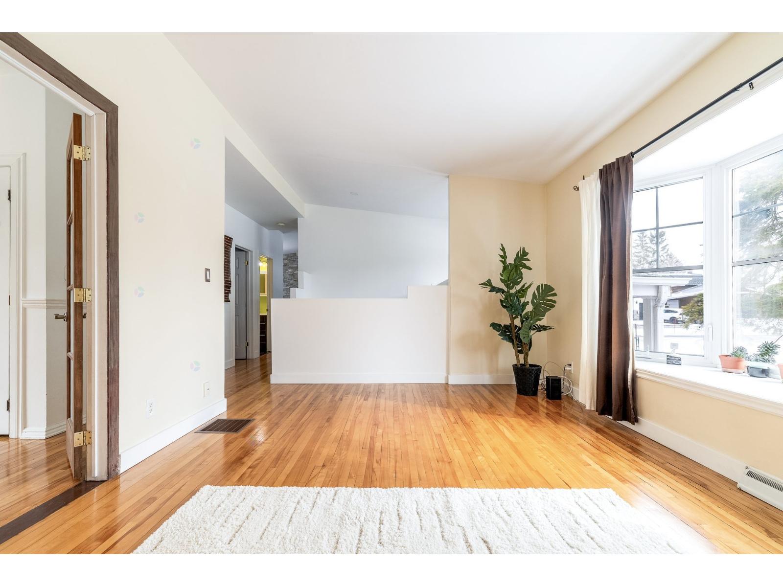 335 Rue St-Marc Châteauguay Quebec Canada J6J2K2 5