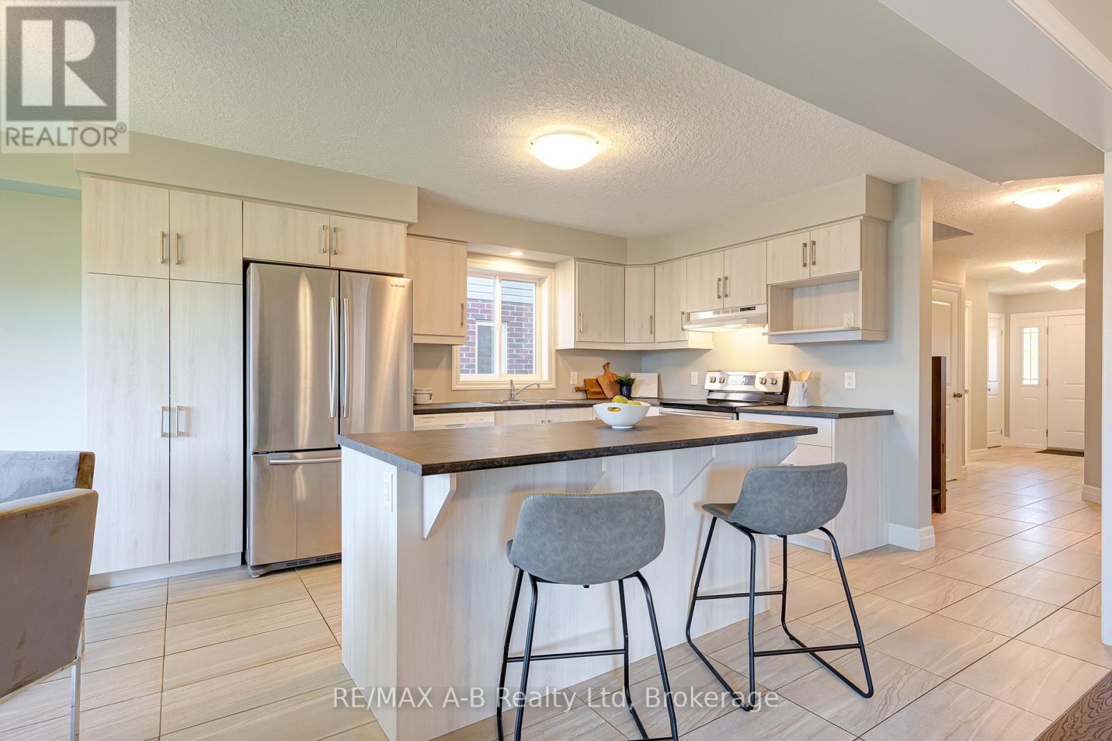 88 Davidson Drive, Stratford, Ontario N5A 0J5 - Photo 10 - X13859756