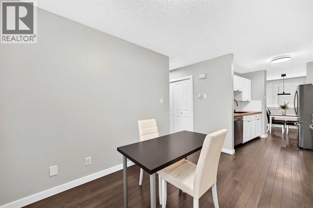 10304 Braeside Drive Sw, Calgary, Alberta  T2W 1B4 - Photo 10 - A2347476