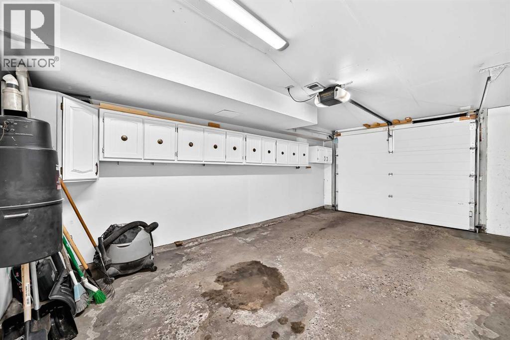 10304 Braeside Drive Sw, Calgary, Alberta  T2W 1B4 - Photo 32 - A2347476