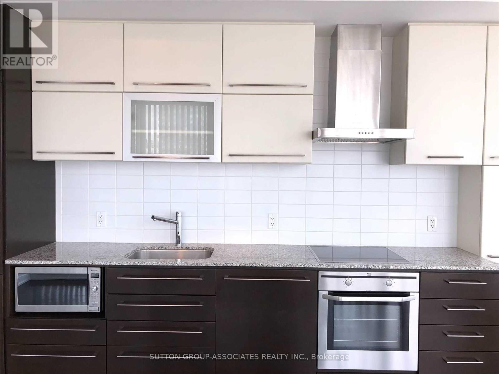 2411 - 770 Bay Street, Toronto, Ontario  M5G 0A6 - Photo 5 - C13855294