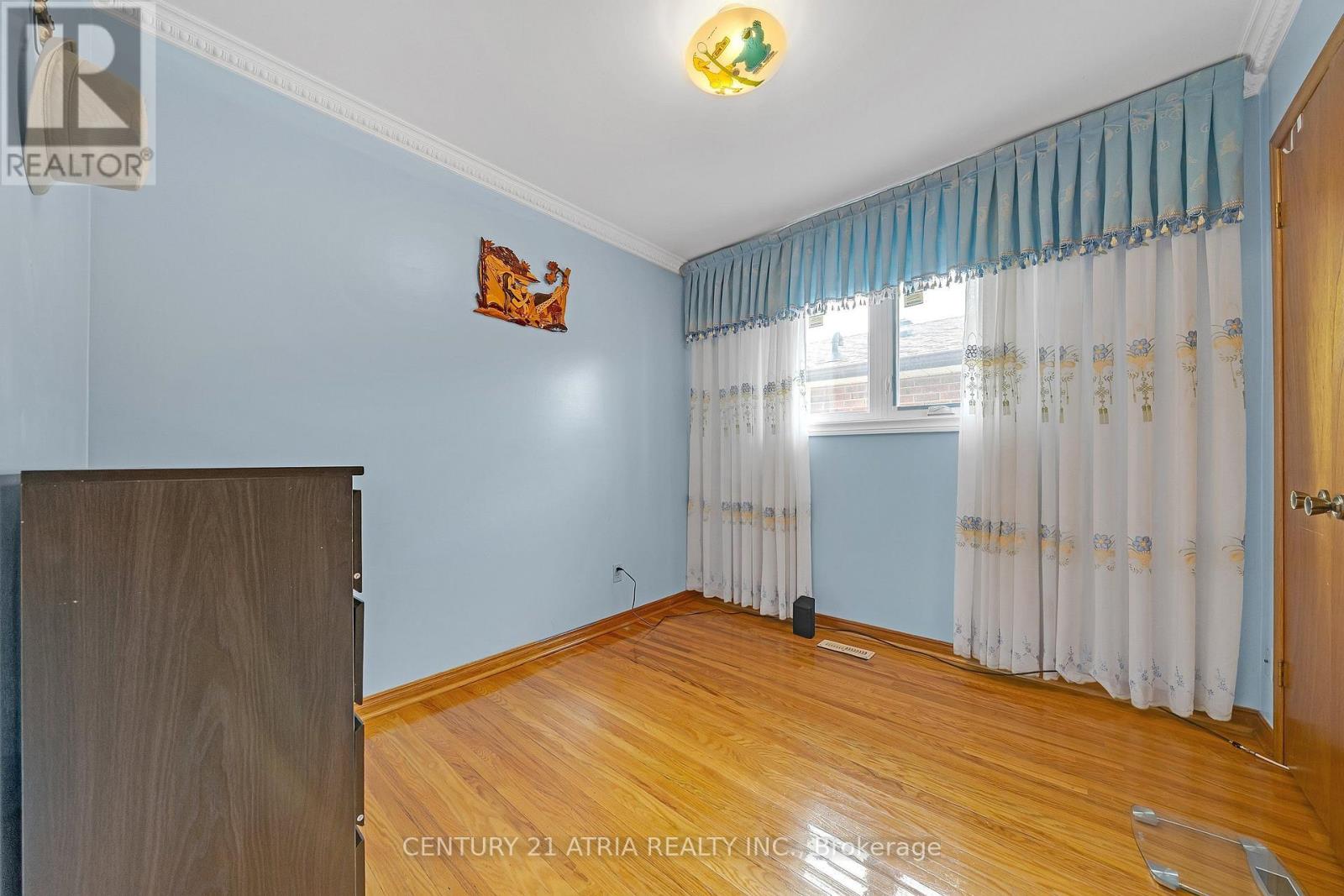 34 Sawmill Road, Toronto, Ontario  M3L 2M2 - Photo 25 - W13814266