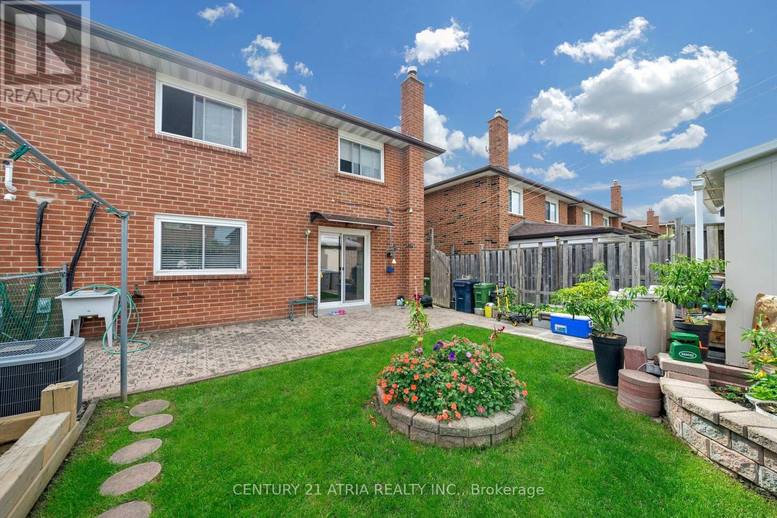 34 Sawmill Road, Toronto, Ontario  M3L 2M2 - Photo 42 - W13814266