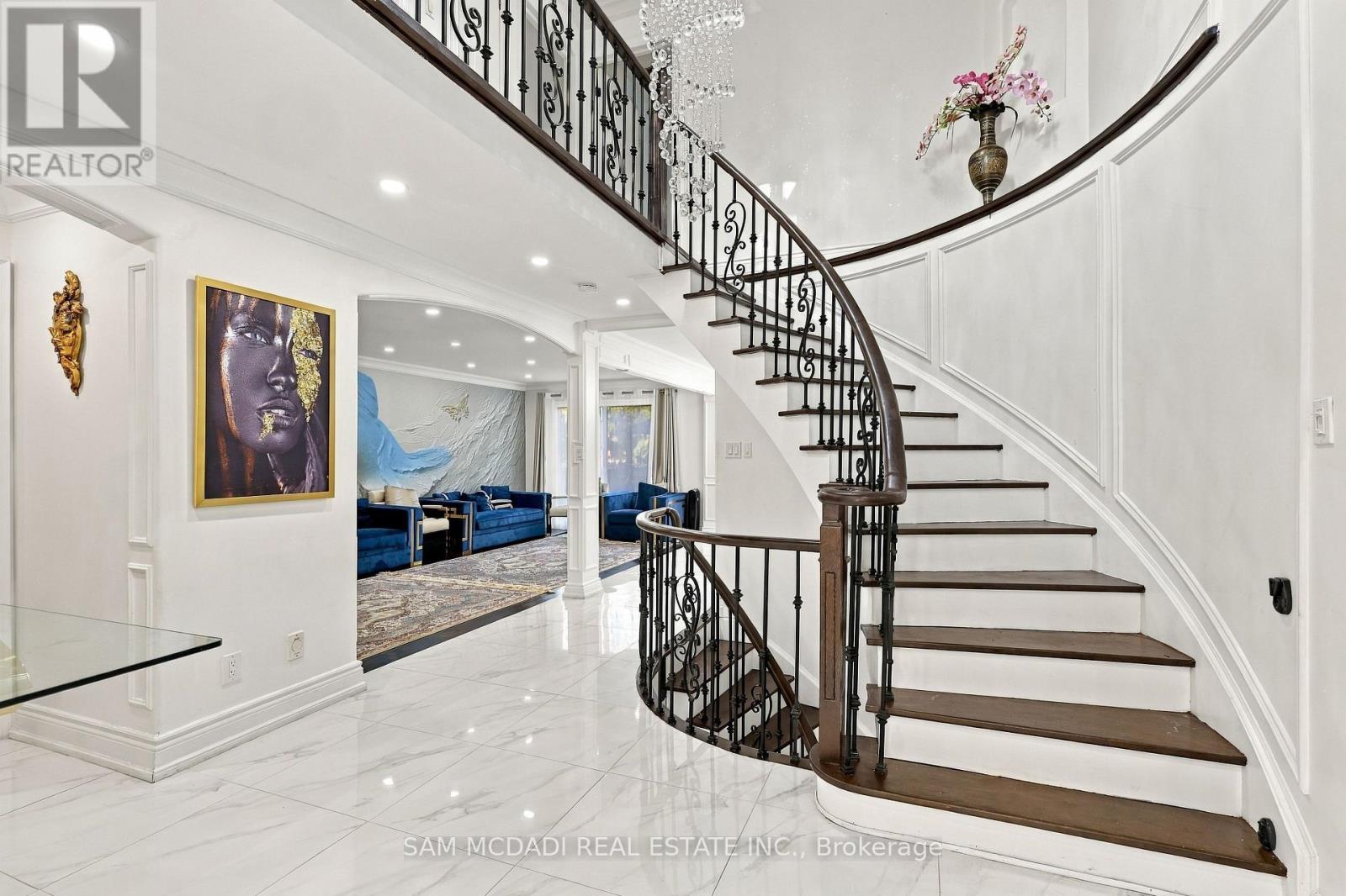 22 Butlers Court, Brampton, Ontario  L6Y 3T7 - Photo 4 - W13859744