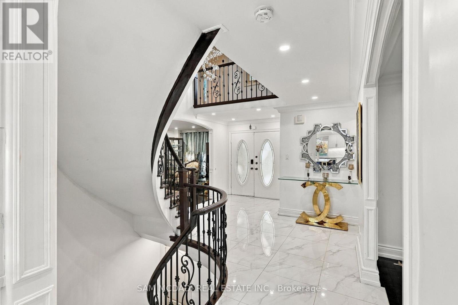 22 Butlers Court, Brampton, Ontario  L6Y 3T7 - Photo 5 - W13859744