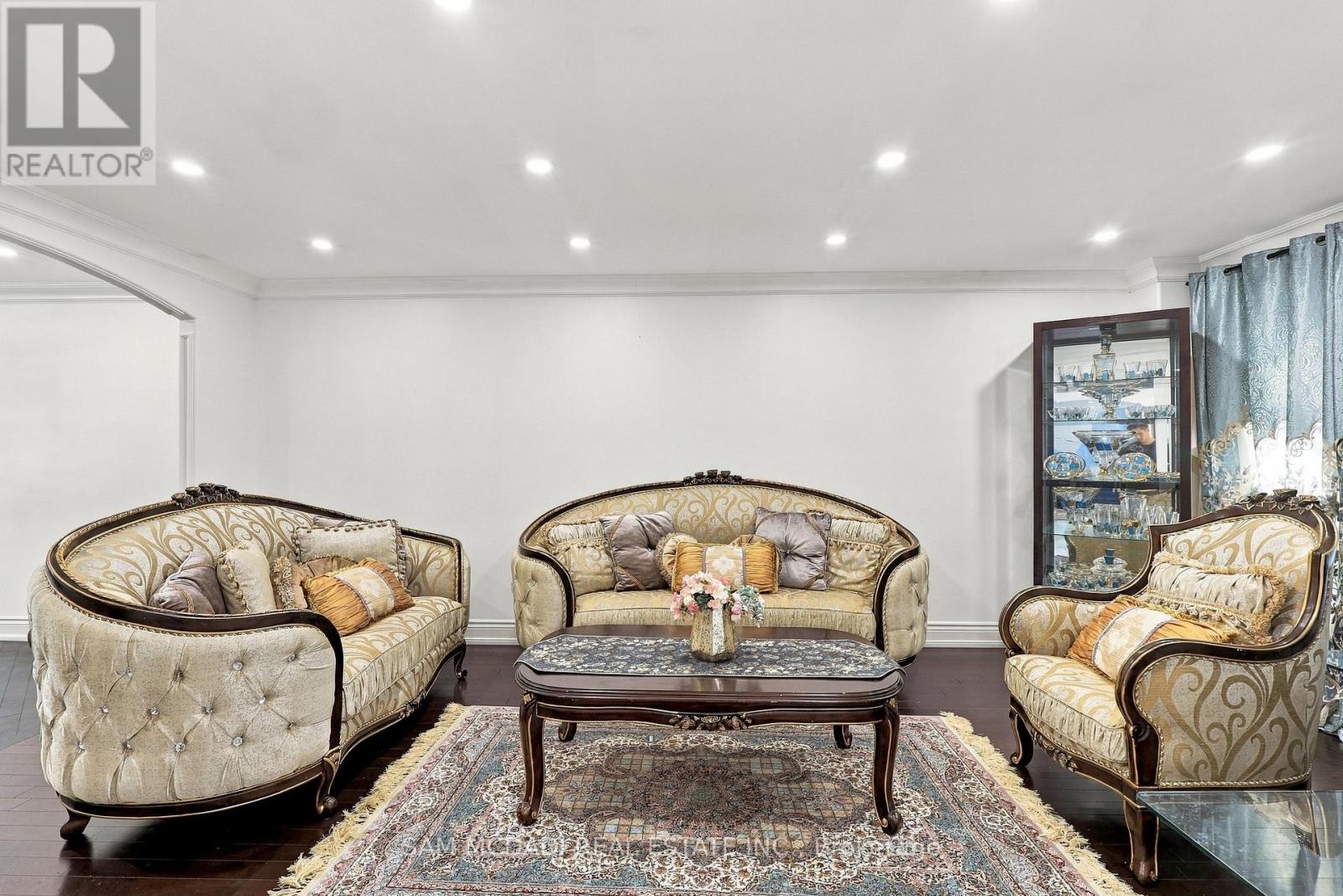 22 Butlers Court, Brampton, Ontario  L6Y 3T7 - Photo 7 - W13859744