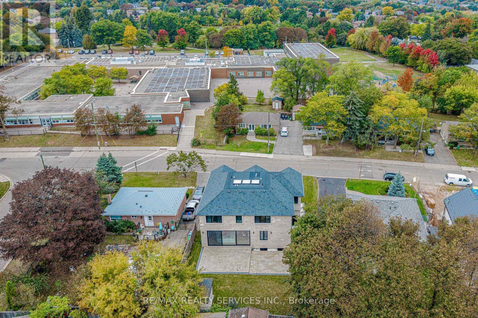 94 Vista Boulevard, Mississauga, Ontario  L5M 1V9 - Photo 49 - W13859760