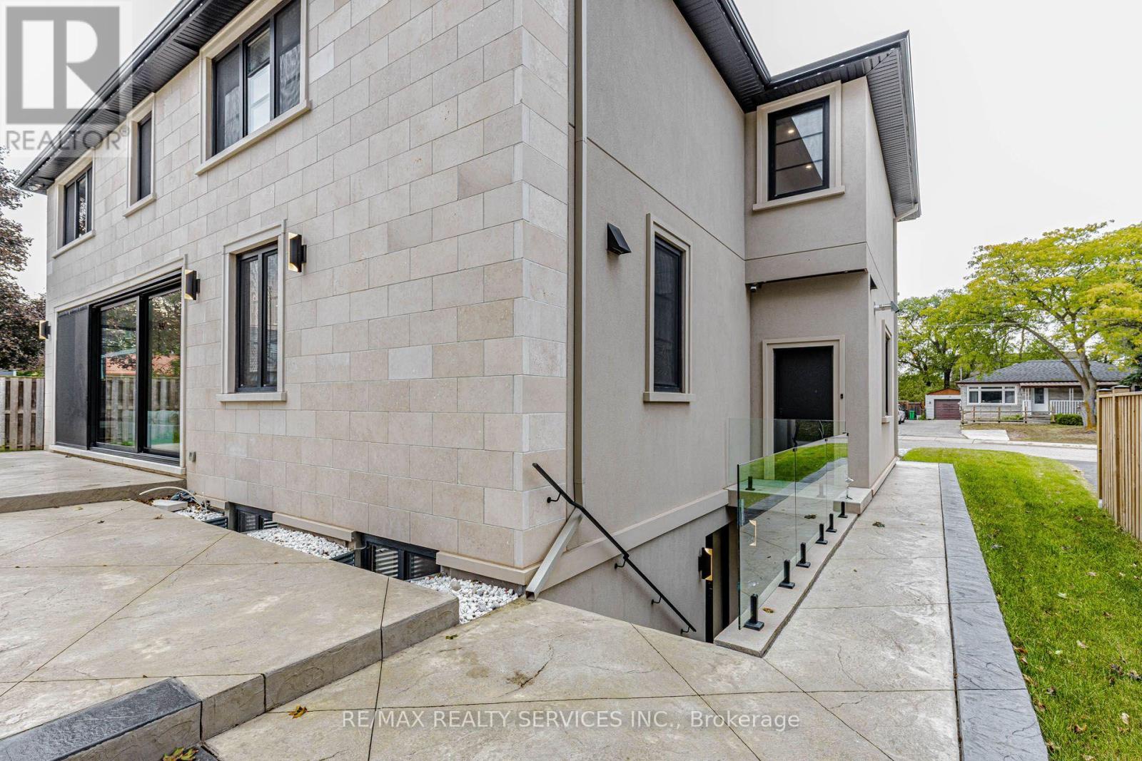 94 Vista Boulevard, Mississauga, Ontario  L5M 1V9 - Photo 45 - W13859760