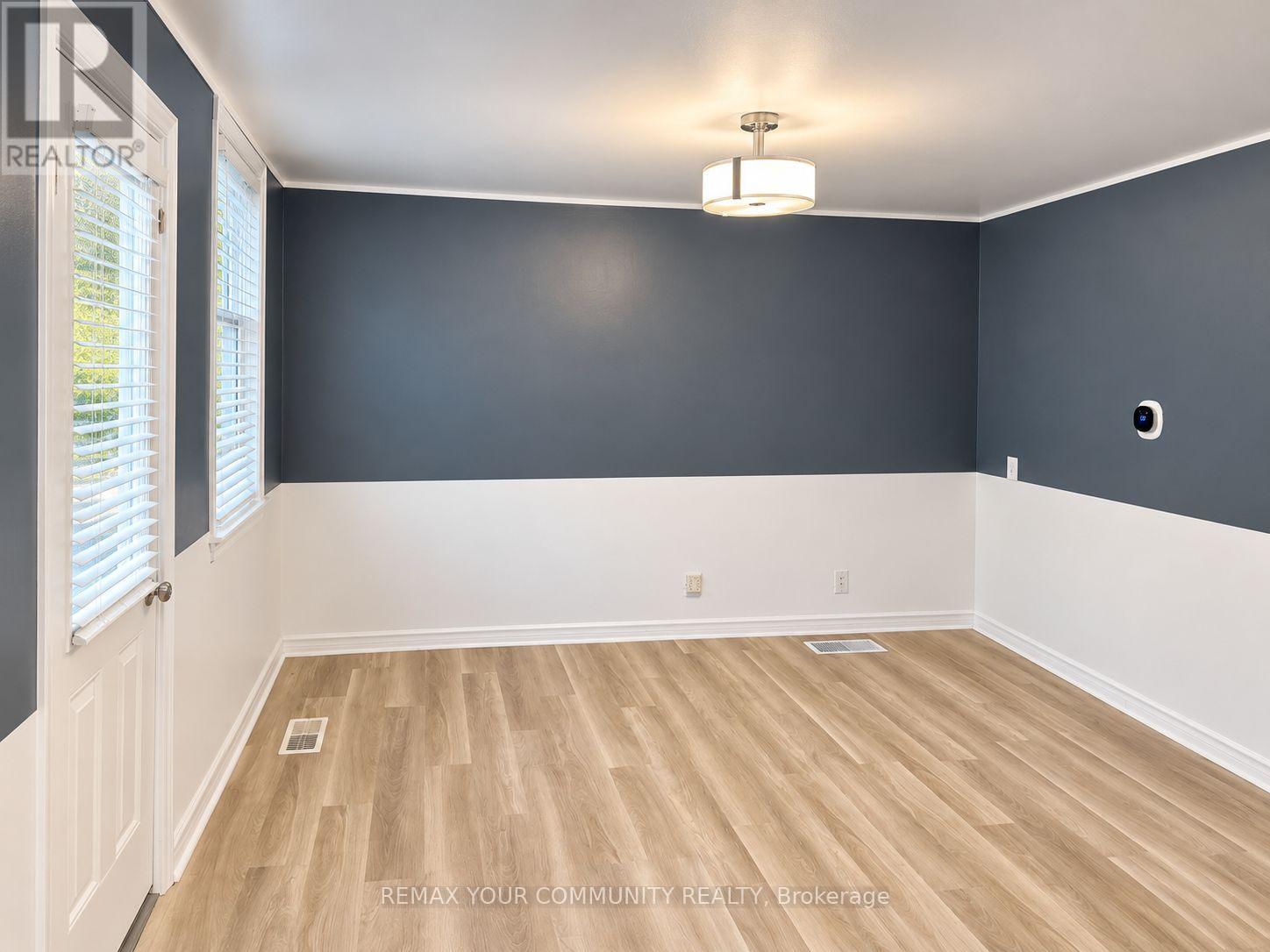 567 Granby Place, Newmarket, Ontario  L3Y 2J6 - Photo 6 - N13701486