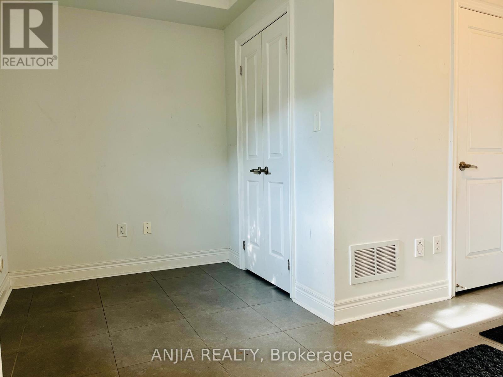 29 - 1812 Burnhamthorpe Road E, Mississauga, Ontario  L4X 2S5 - Photo 3 - W13859786