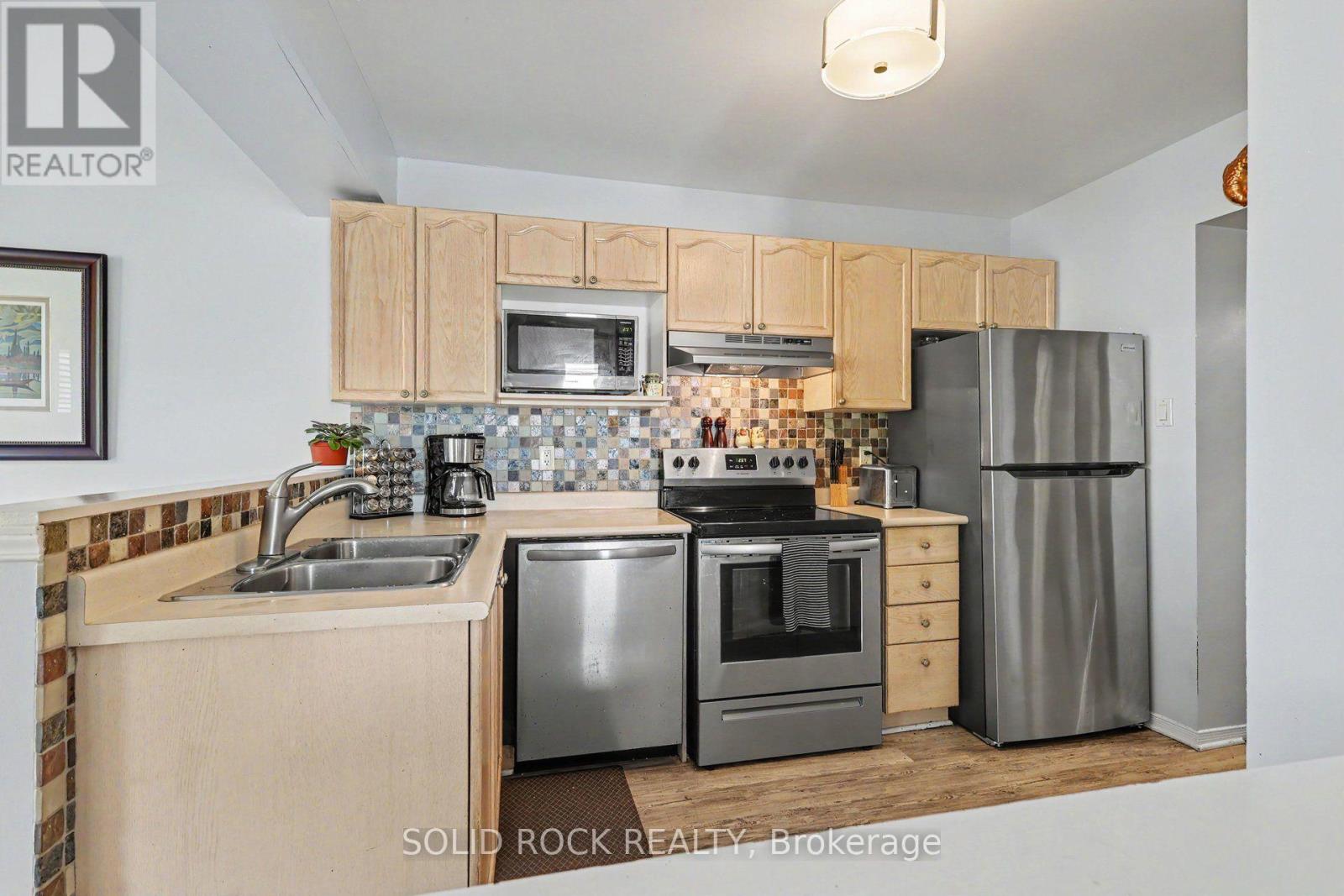 27 Randall James Drive, Ottawa, Ontario  K2S 1L9 - Photo 10 - X13853654