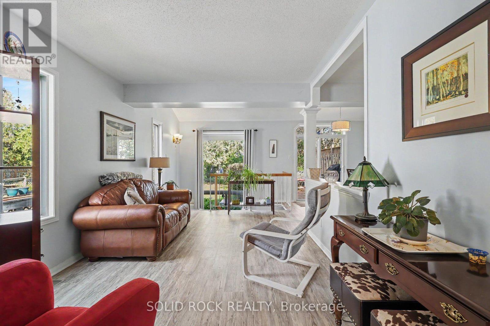 27 Randall James Drive, Ottawa, Ontario  K2S 1L9 - Photo 6 - X13853654