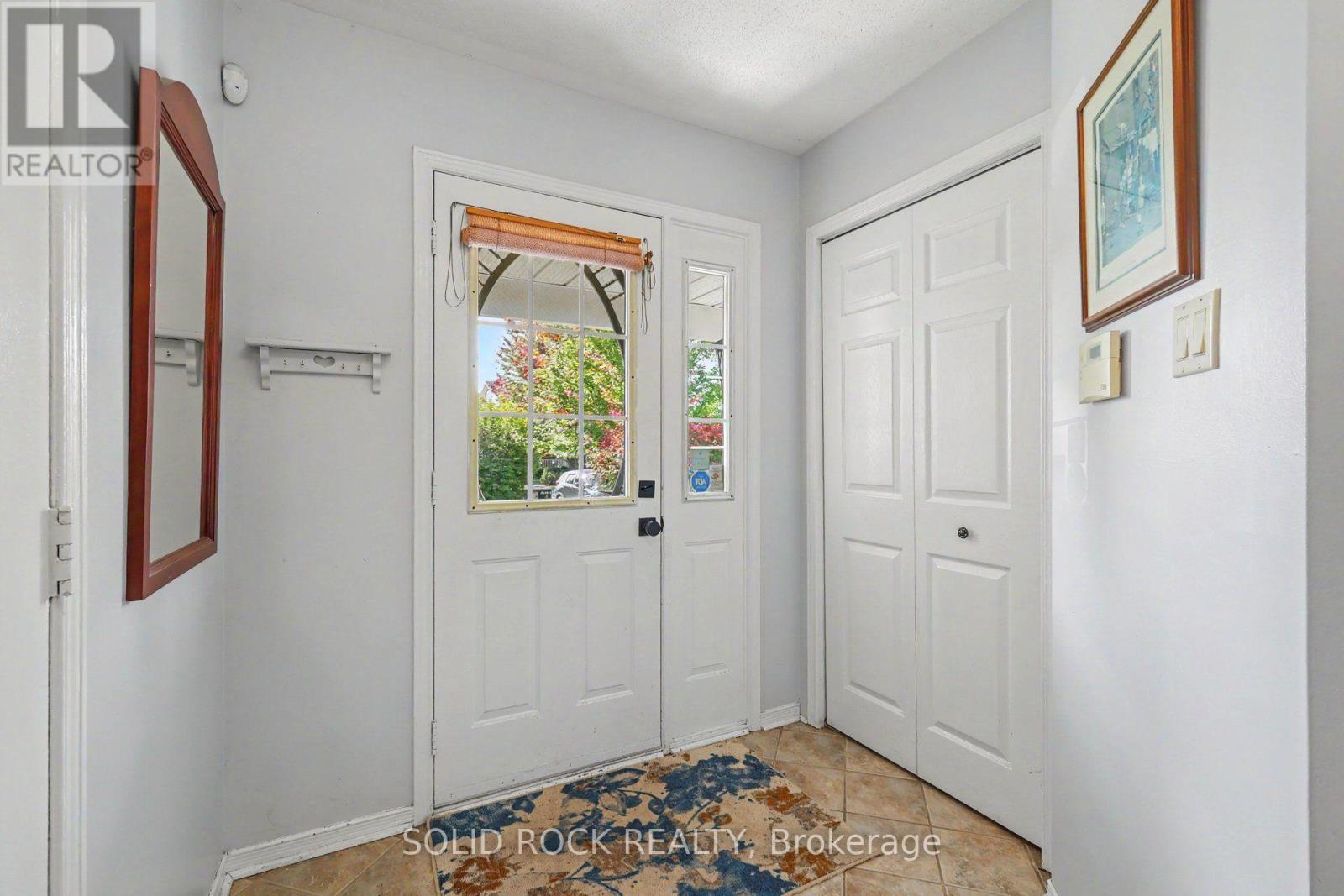 27 Randall James Drive, Ottawa, Ontario  K2S 1L9 - Photo 4 - X13853654