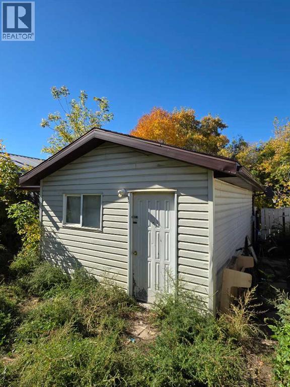 5804 48 Street Taber Alberta Canada T1G1E6 3