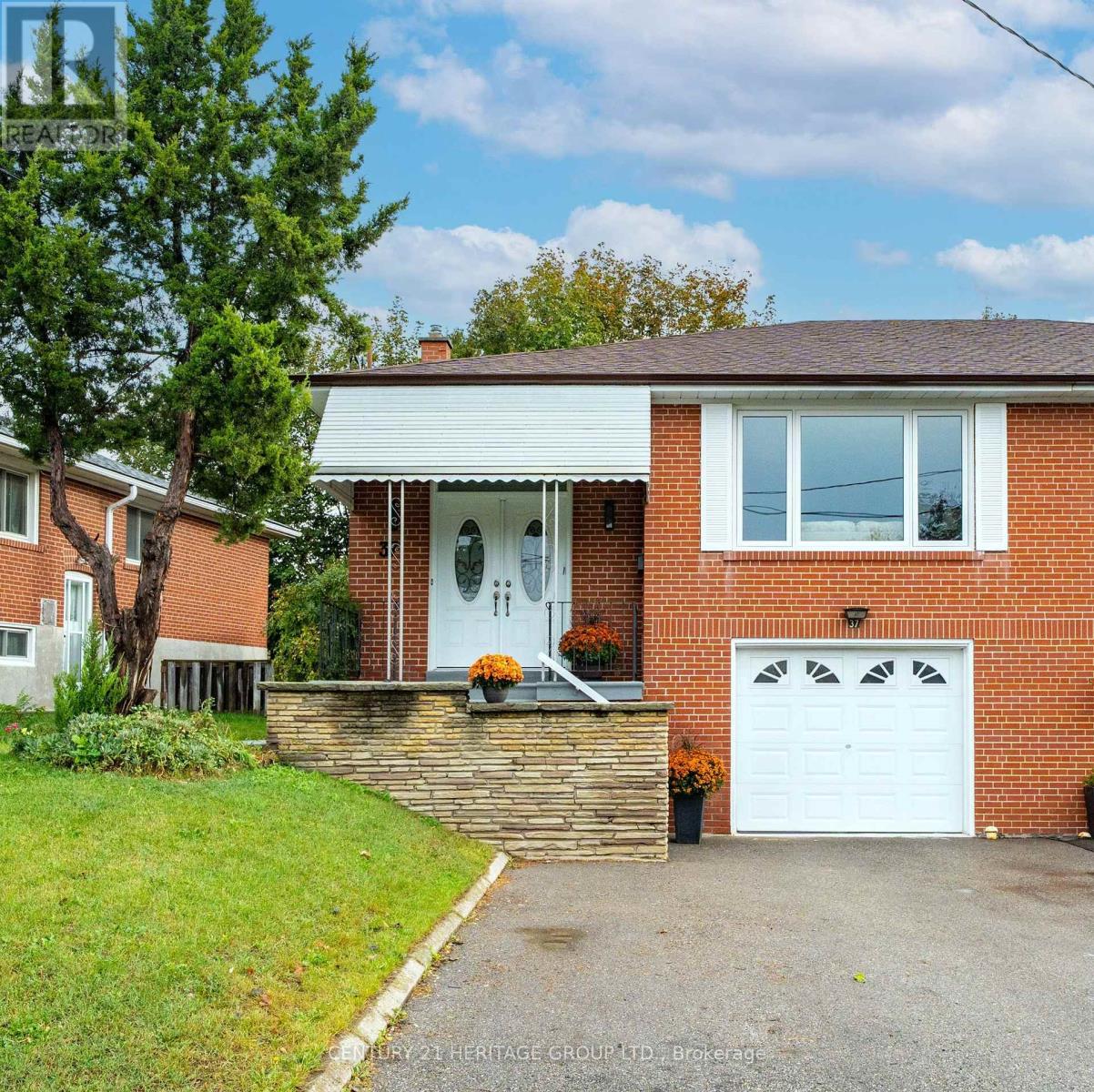 37 GAMBELLO CRESCENT, Toronto, Ontario