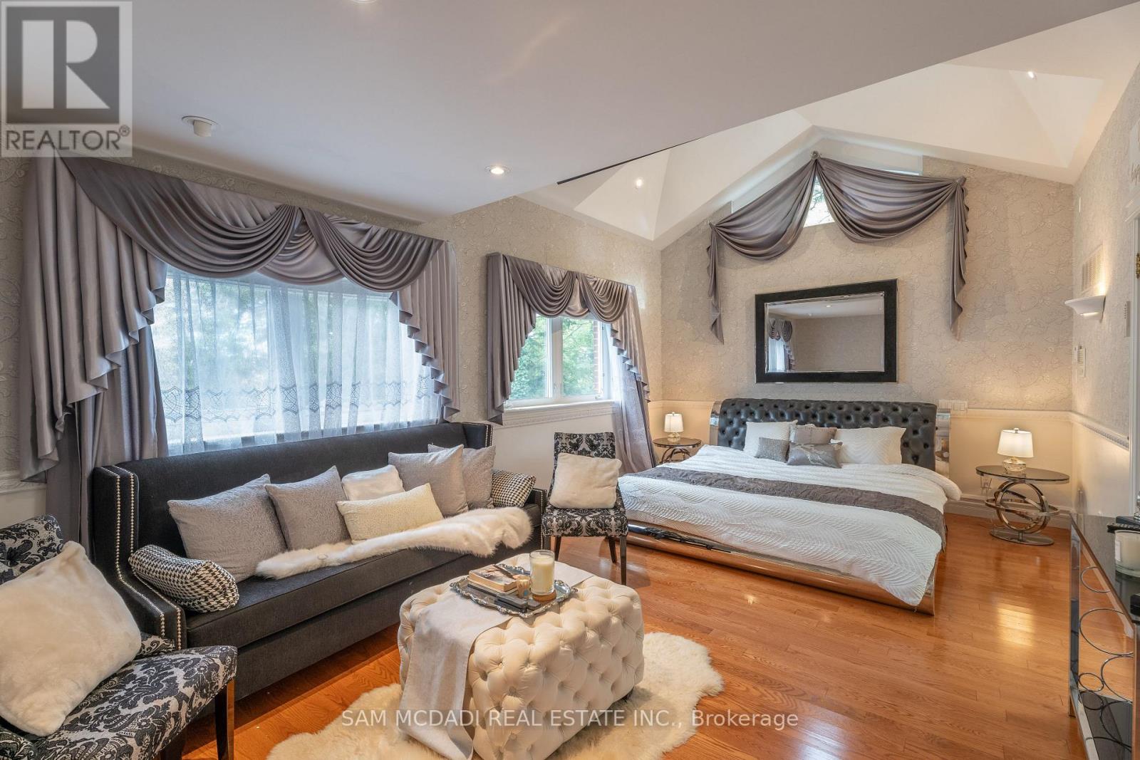 2221 Greenhurst Avenue, Mississauga, Ontario  L4X 1J5 - Photo 20 - W13859828