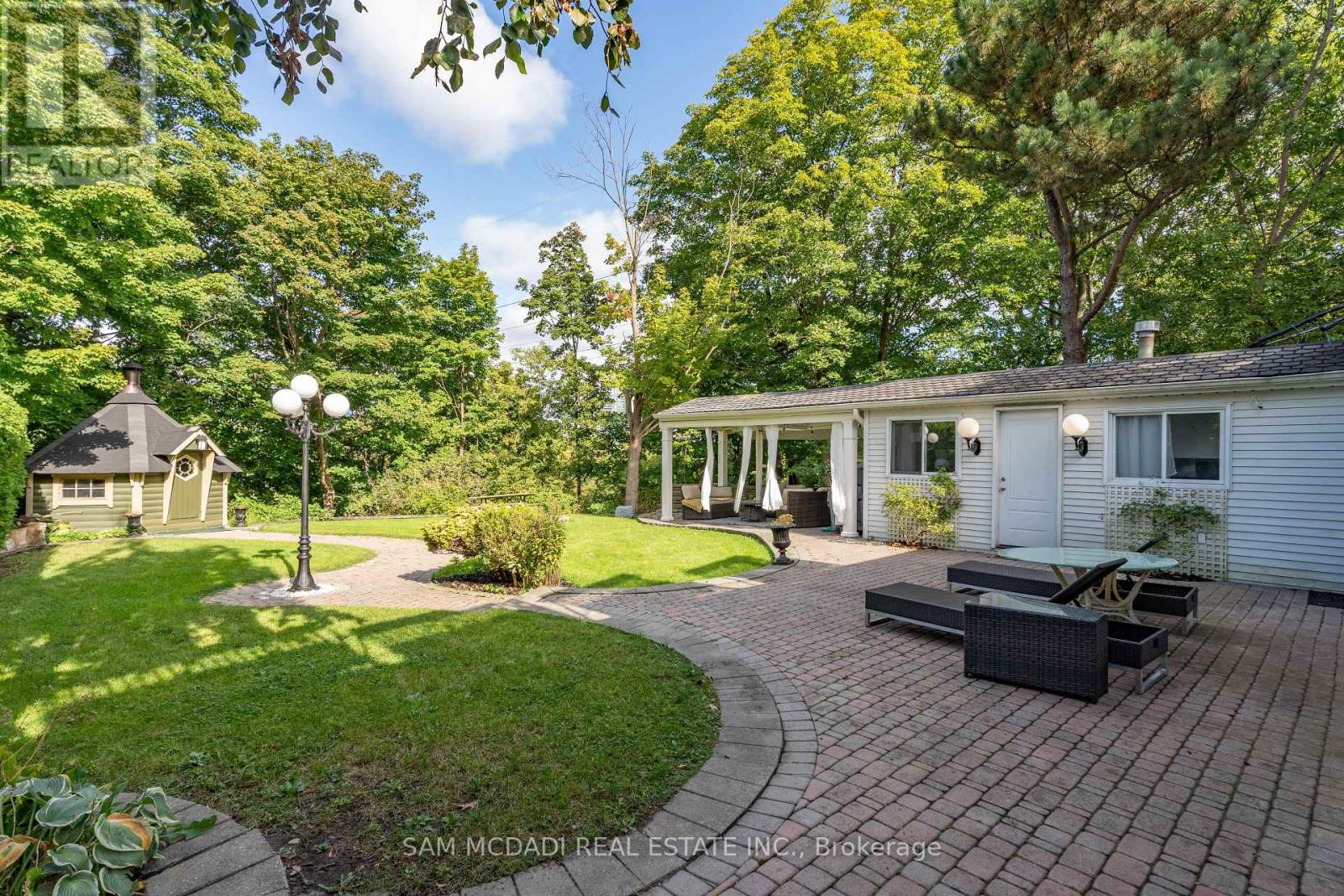 2221 Greenhurst Avenue, Mississauga, Ontario  L4X 1J5 - Photo 3 - W13859828