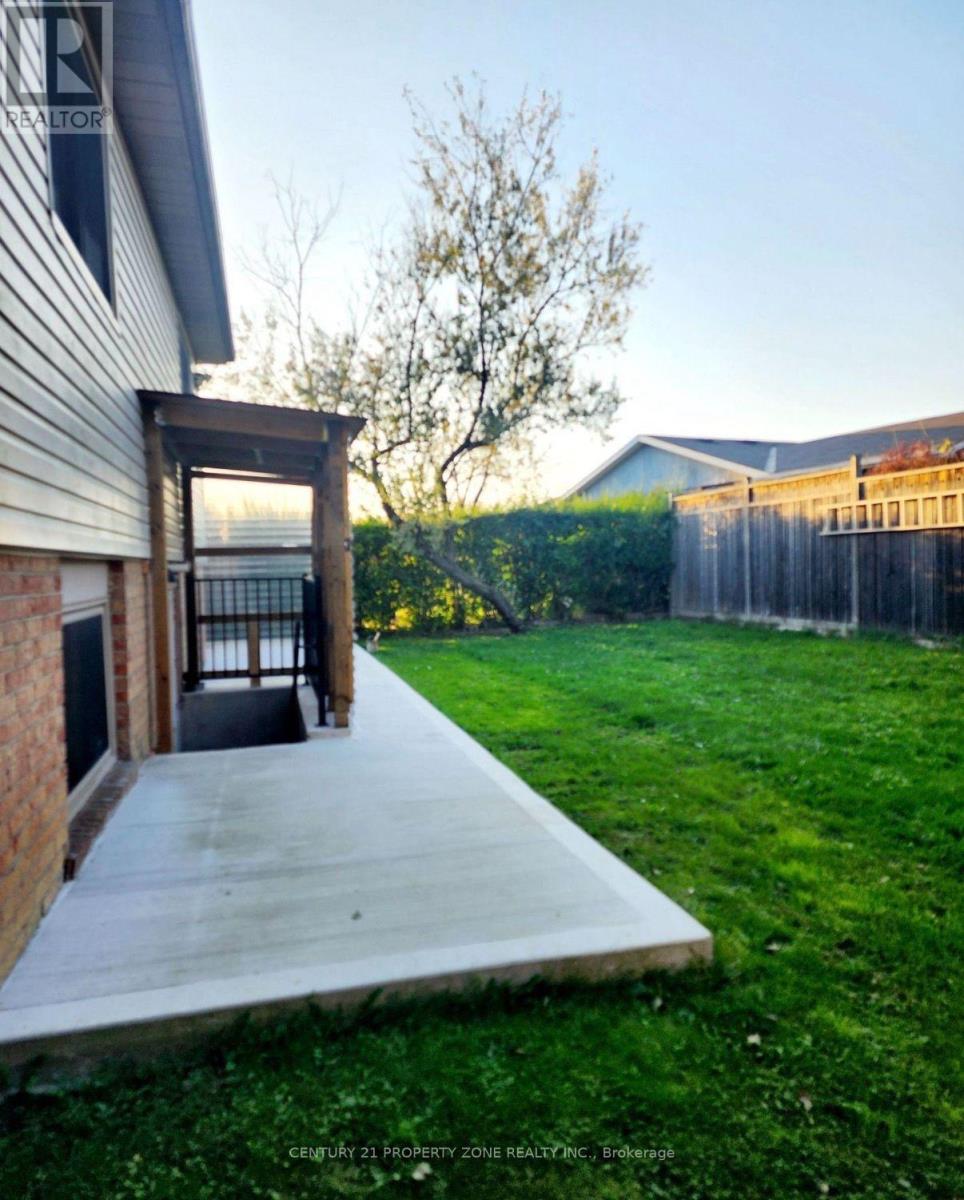 3 Blackthorn Lane E, Brampton, Ontario  L6V 3K7 - Photo 15 - W13859838