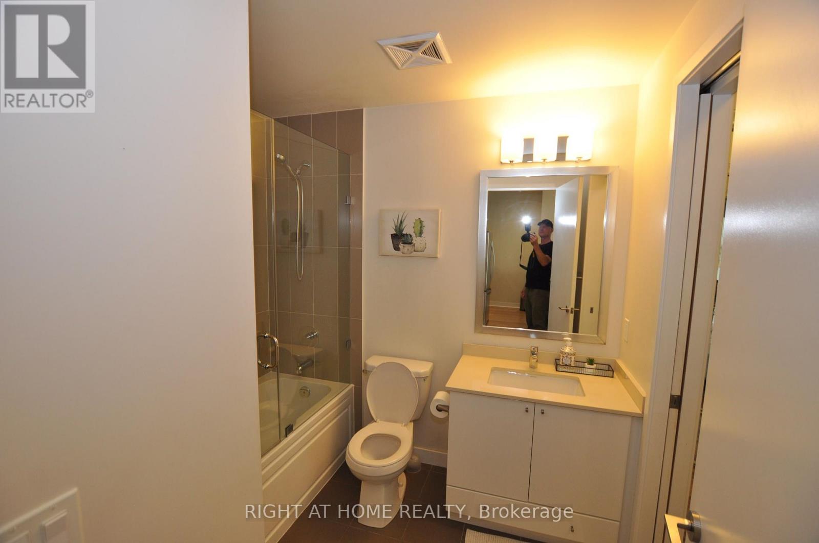 1705 - 3975 Grand Park Drive, Mississauga, Ontario  L5B 4M6 - Photo 8 - W13859842