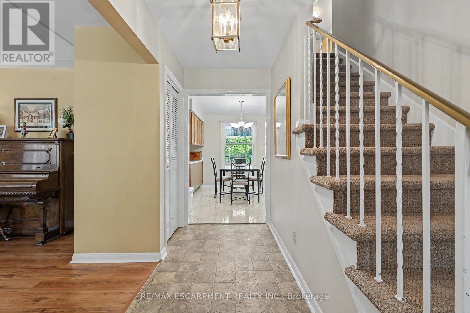 71 Margate Avenue, Hamilton, Ontario  L8T 1M7 - Photo 8 - X13857786