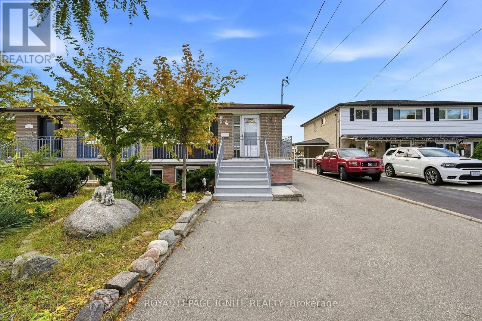4 Buttercup Court, Toronto, Ontario  M9L 2M9 - Photo 2 - W13859892