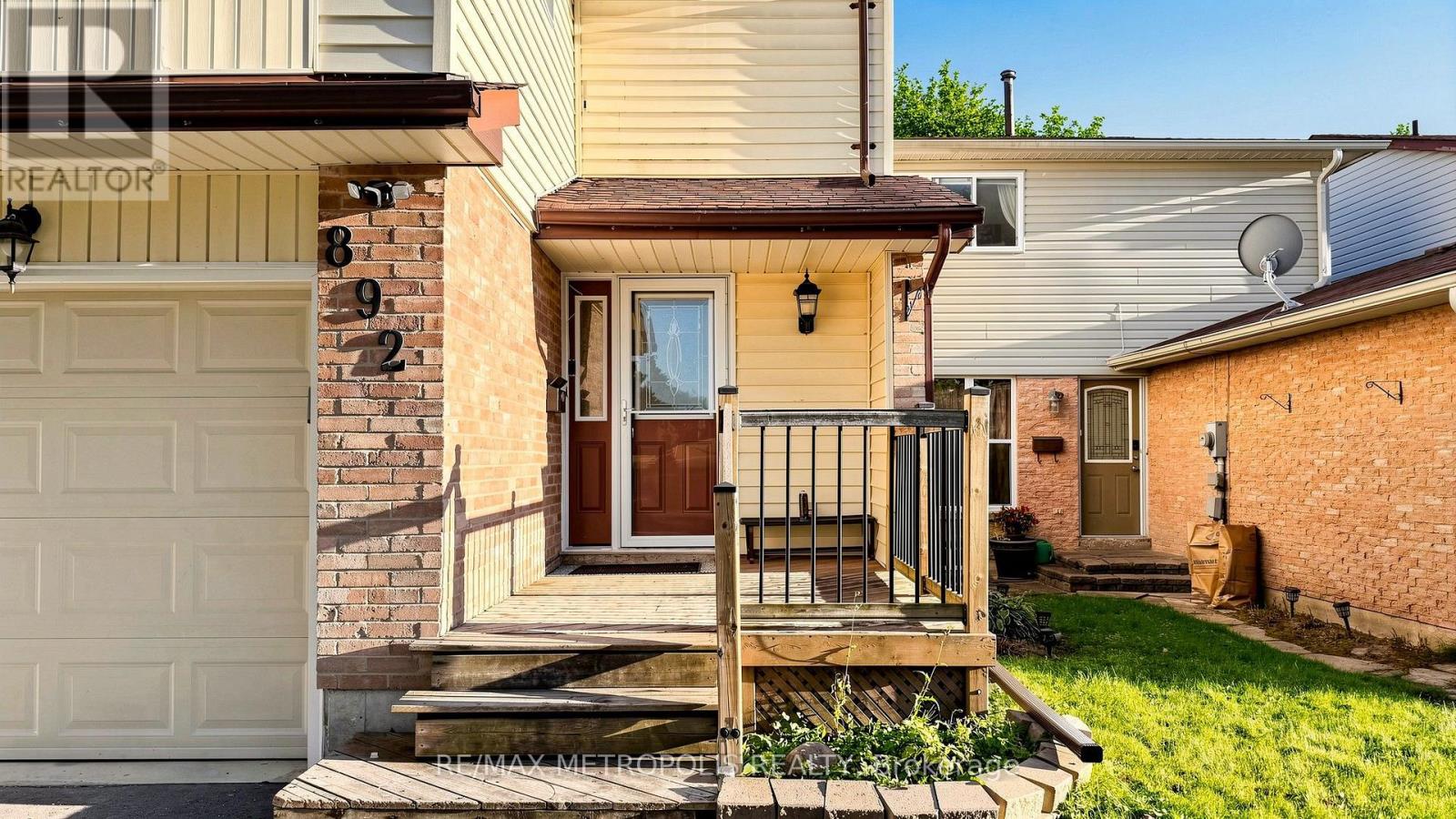 892 Gentry Crescent, Oshawa, Ontario  L1K 1L8 - Photo 3 - E13859918