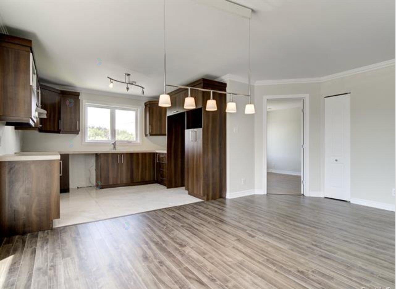 323 Place Corbeil Mascouche Quebec Canada J7K0A9 4