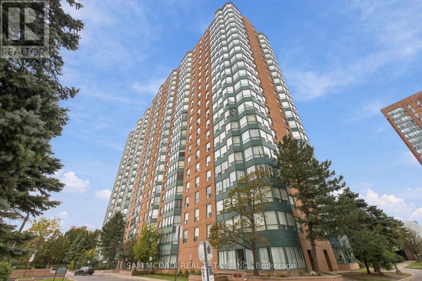 510 - 135 Hillcrest Avenue, Mississauga, Ontario  L5B 4B1 - Photo 2 - W13859902