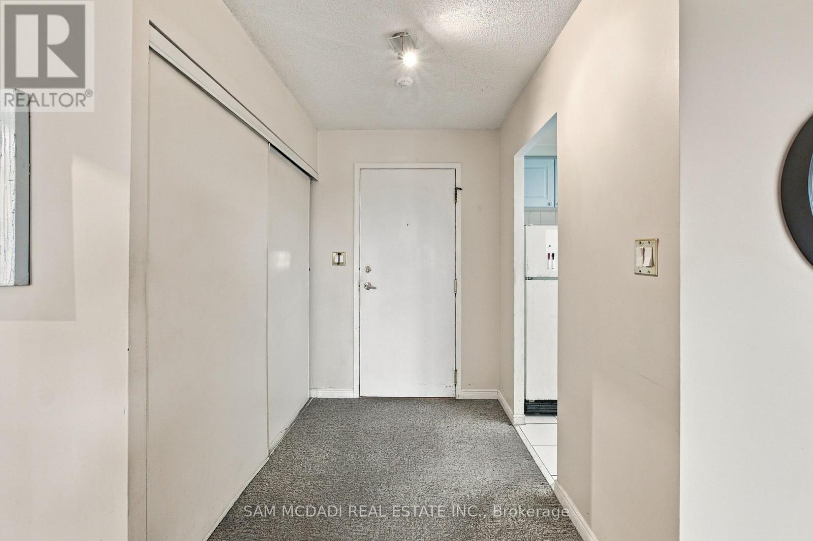 510 - 135 Hillcrest Avenue, Mississauga, Ontario  L5B 4B1 - Photo 4 - W13859902