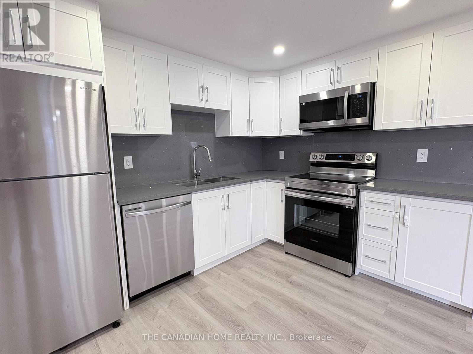 2 - 63 Champlain Avenue, Hamilton, Ontario  L8G 2H5 - Photo 2 - X13859898