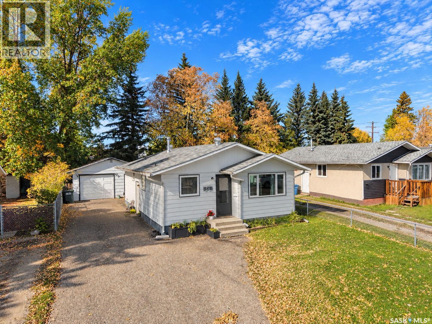 131 Mcintosh Drive, Prince Albert, Saskatchewan  S6V 6H2 - Photo 2 - SK050273