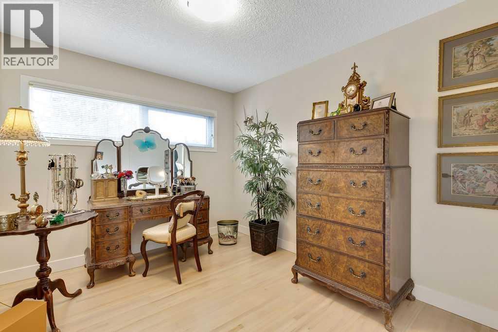 10411 Maplecreek Drive SE, Calgary, Alberta  T2J 1T9 - Photo 30 - A2348516