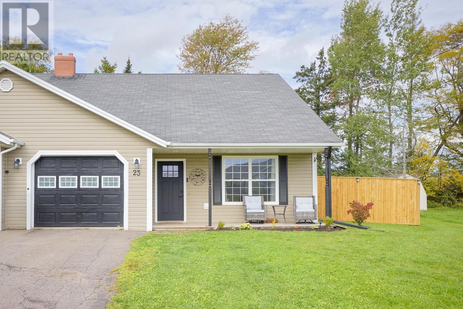 23 Heatherway Drive, Cornwall, Prince Edward Island  C0A 1H0 - Photo 1 - 202625057