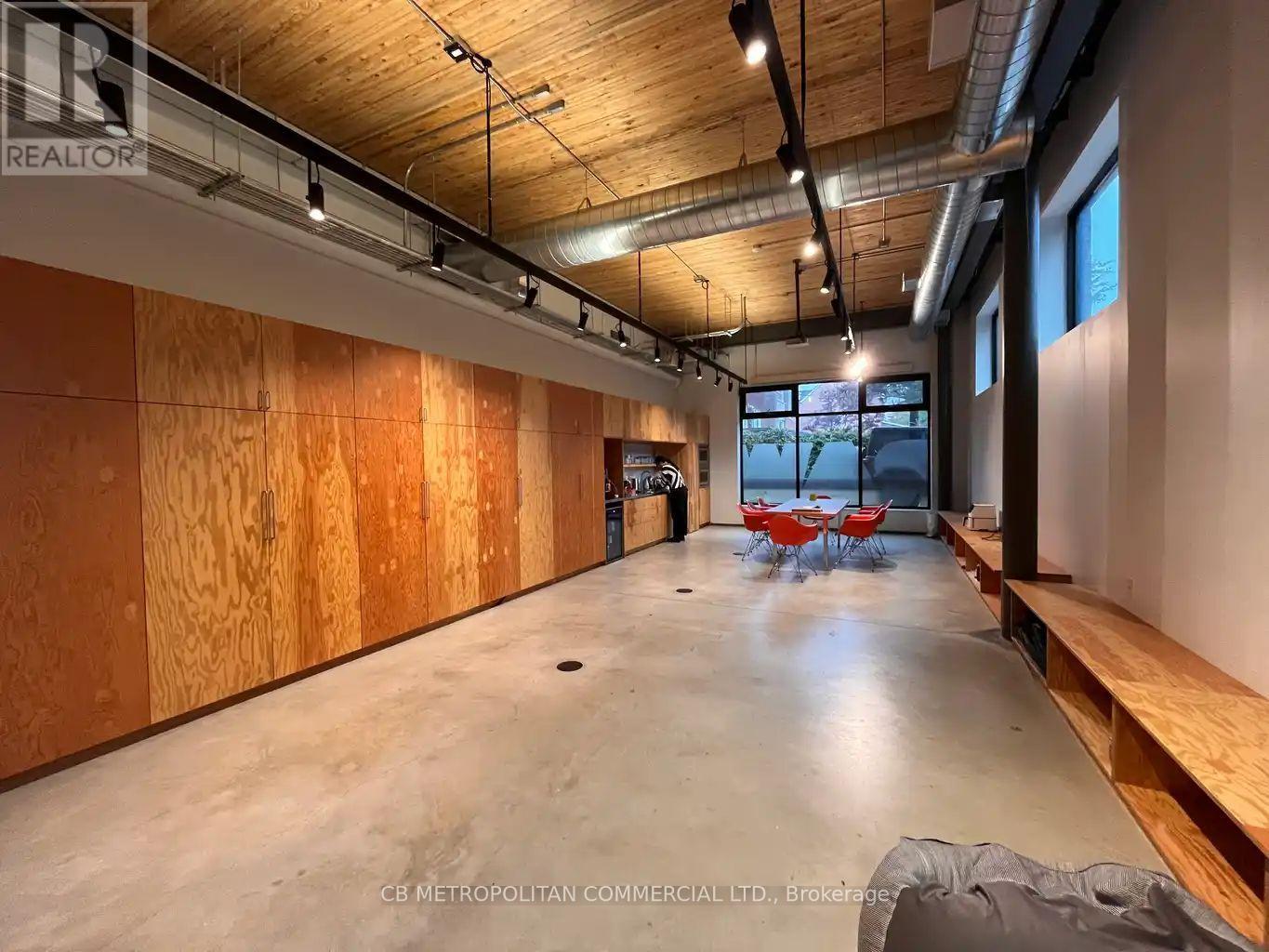 22 Geary Avenue, Toronto, Ontario  M6H 2B4 - Photo 4 - C13859956