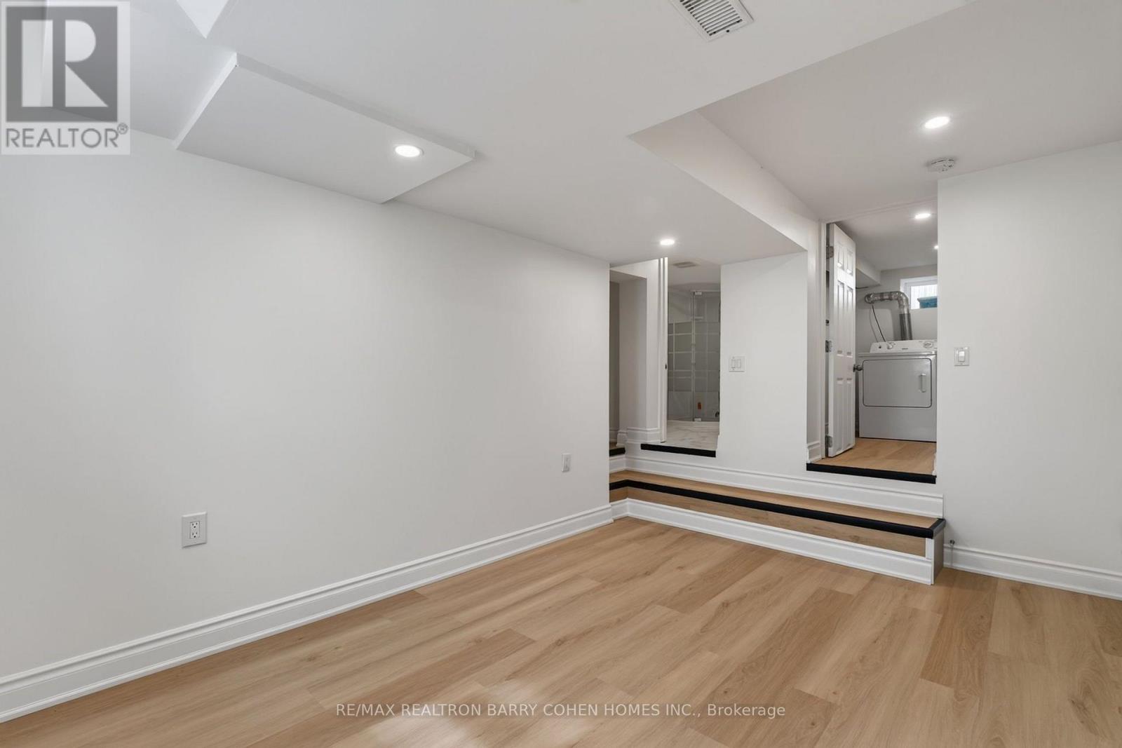 Lower - 371 Howland Avenue, Toronto, Ontario  M5R 3C1 - Photo 12 - C13859990