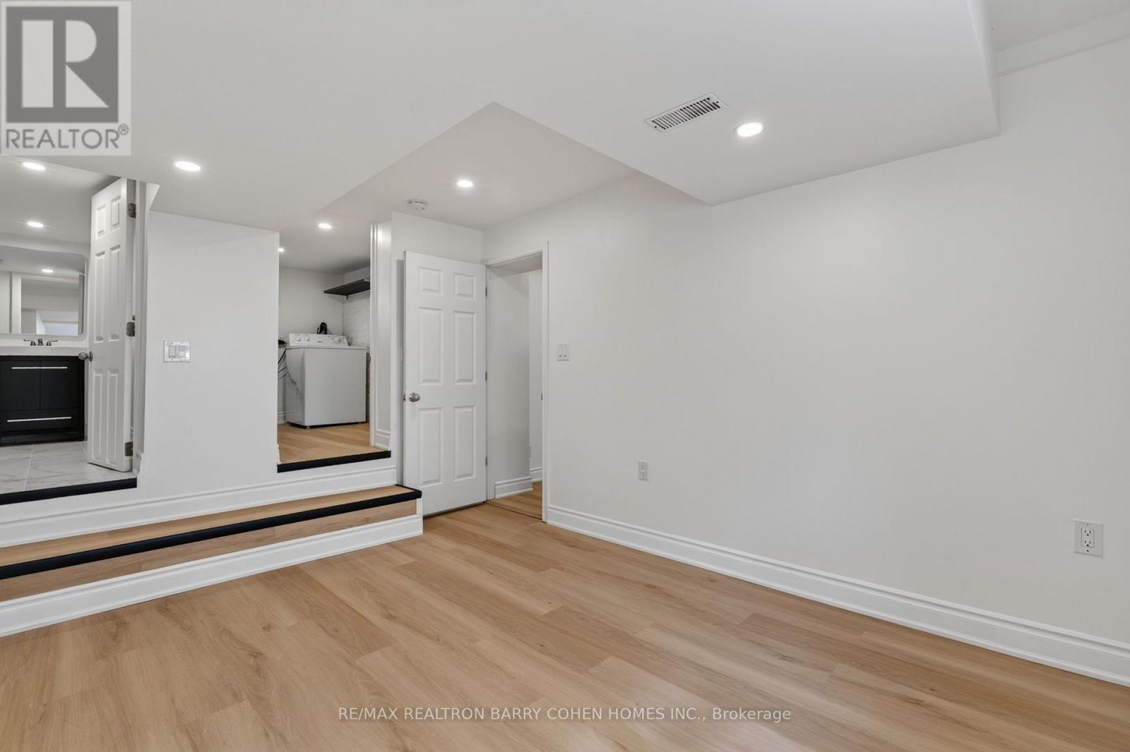 Lower - 371 Howland Avenue, Toronto, Ontario  M5R 3C1 - Photo 13 - C13859990