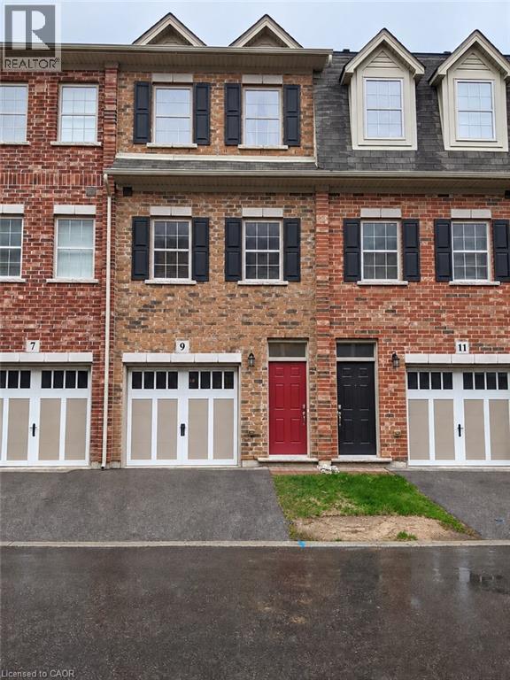 9 HYDE PARK Mews, Kitchener, Ontario