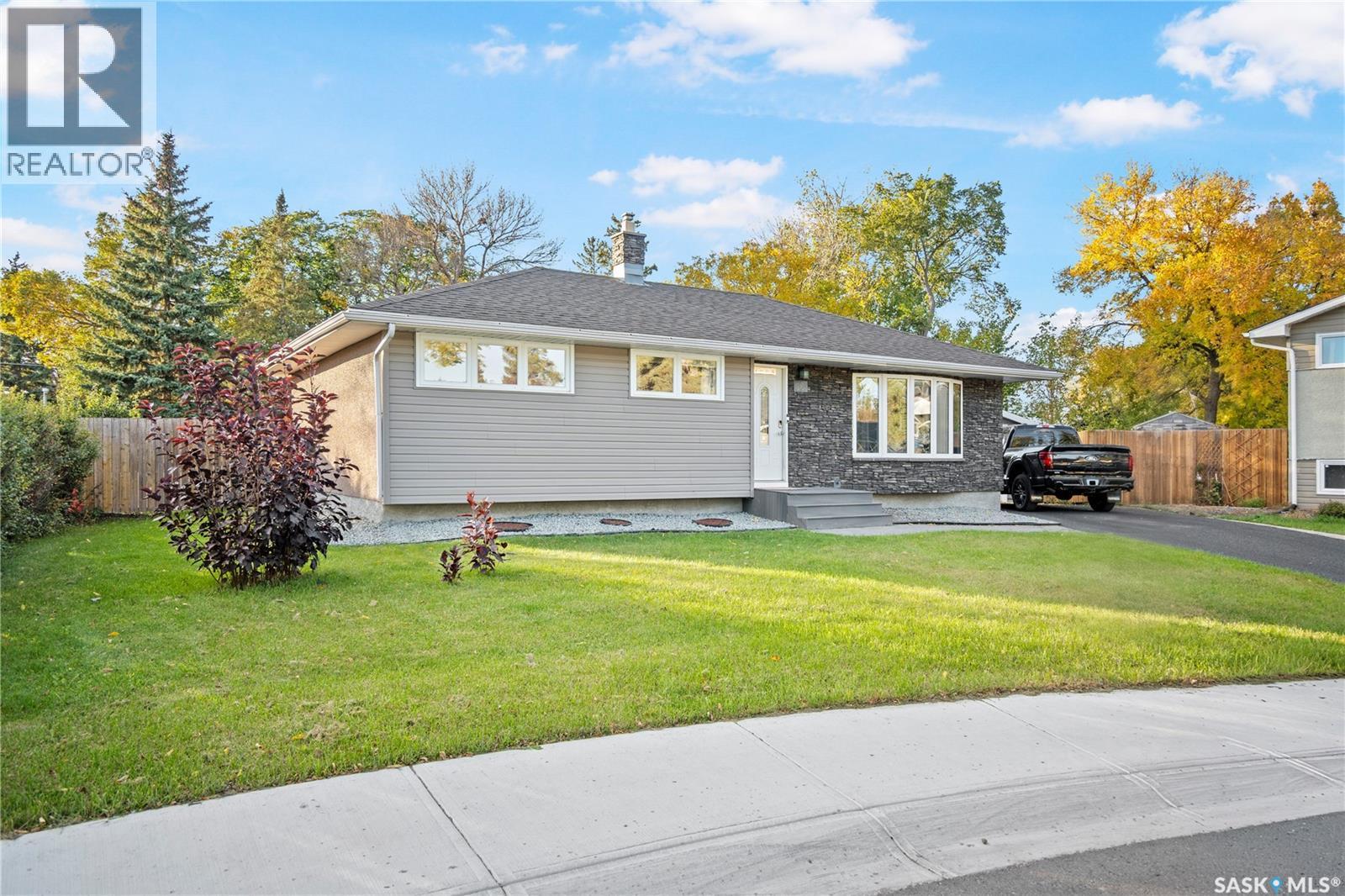 16 Lipton Place, Regina, Saskatchewan  S4R 3T6 - Photo 1 - SK049505