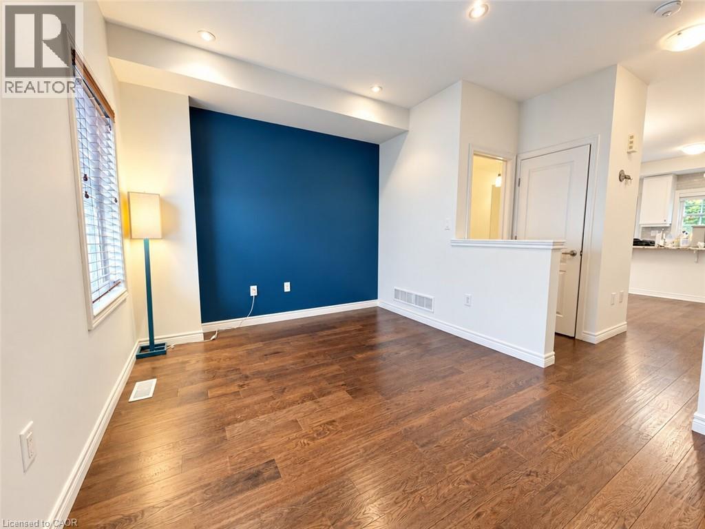 9 Hyde Park Mews, Kitchener, Ontario  N2H 0B2 - Photo 8 - 40866048