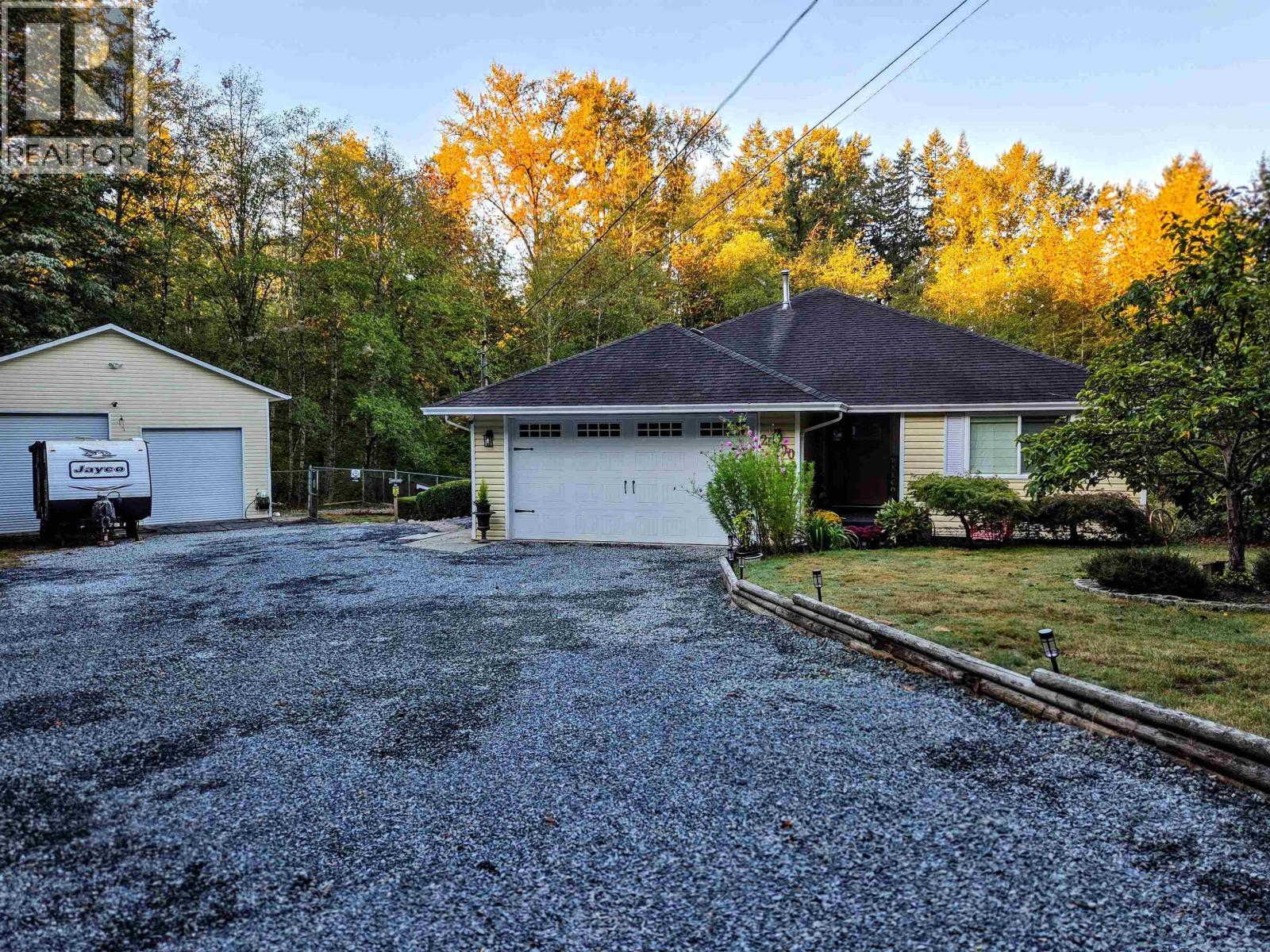 25700 116 Avenue, Maple Ridge, British Columbia  V4R 1Z6 - Photo 2 - R3166878