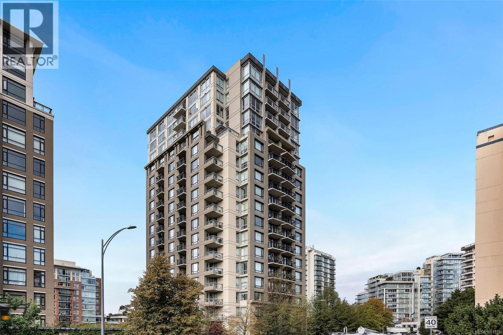 1001 751 Fairfield Rd, Victoria, British Columbia