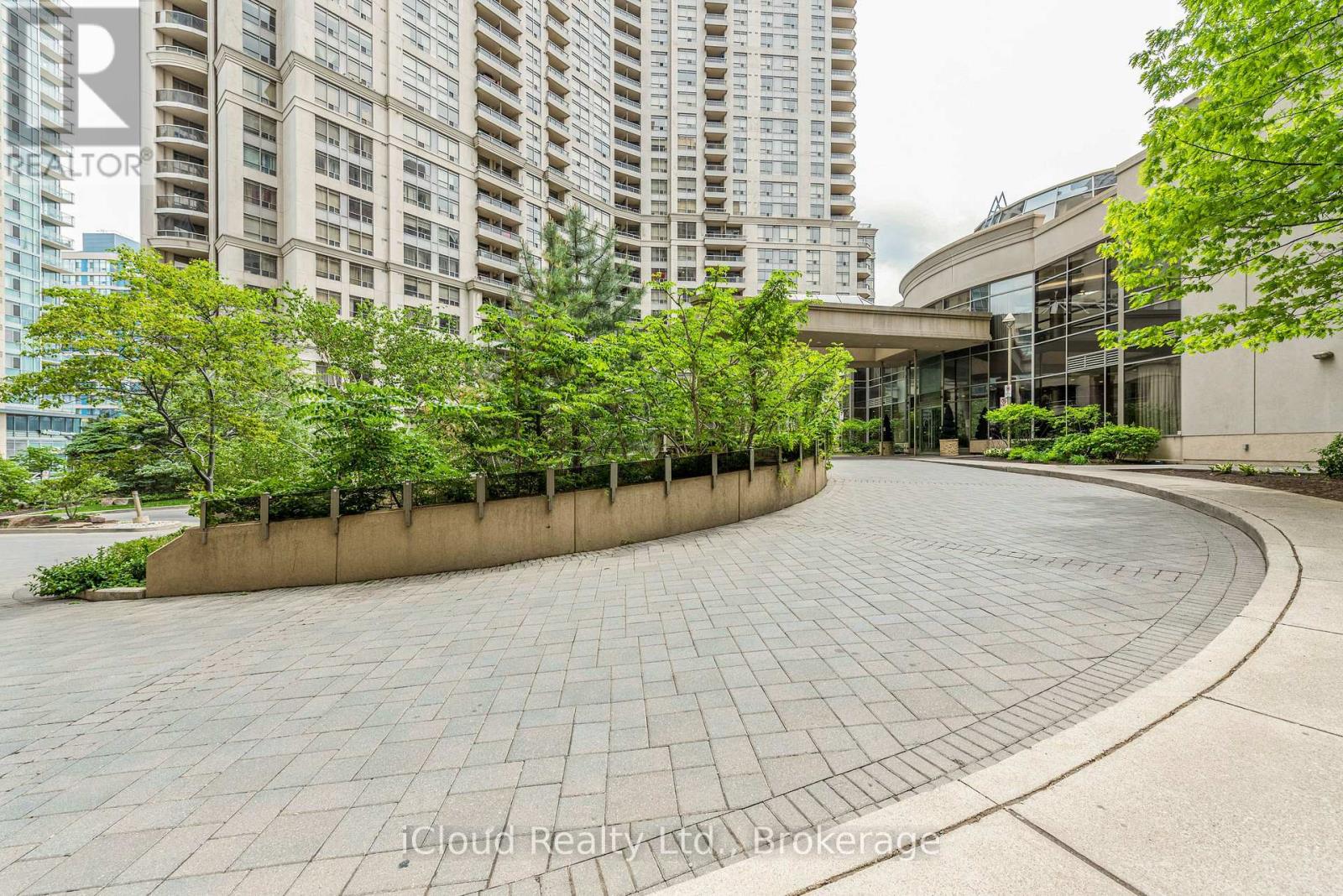 2521 - 3888 DUKE OF YORK BOULEVARD, Mississauga, Ontario