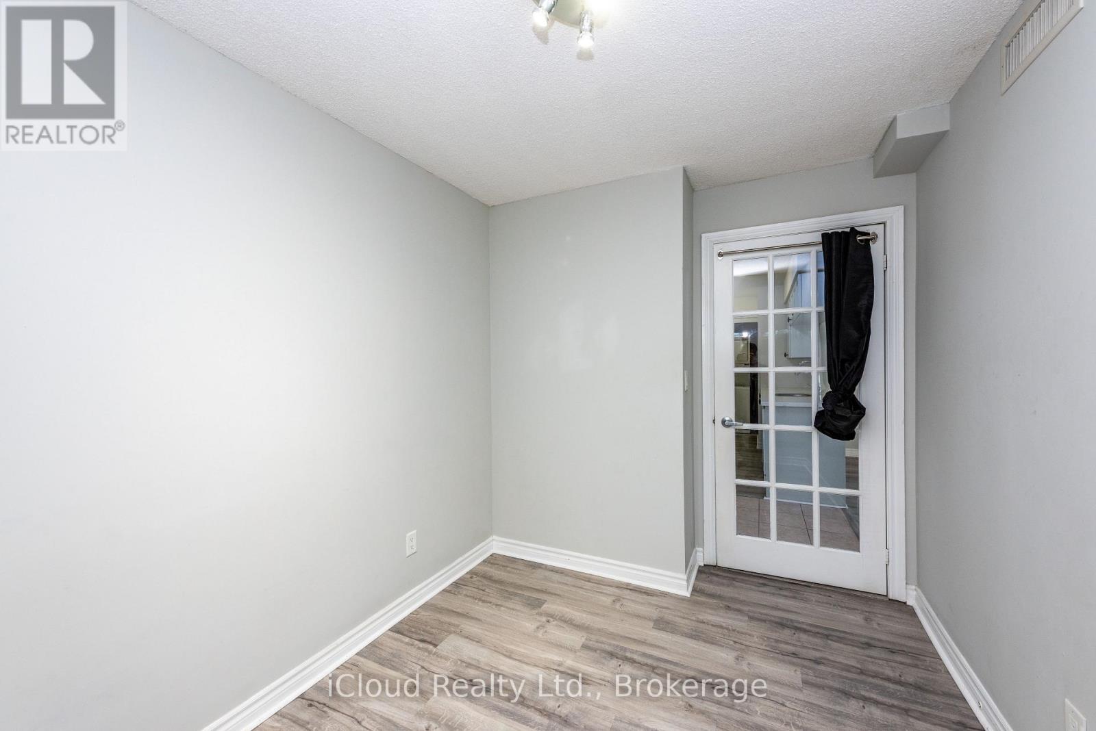 2521 - 3888 Duke Of York Boulevard, Mississauga, Ontario  L5B 4P5 - Photo 33 - W13860010