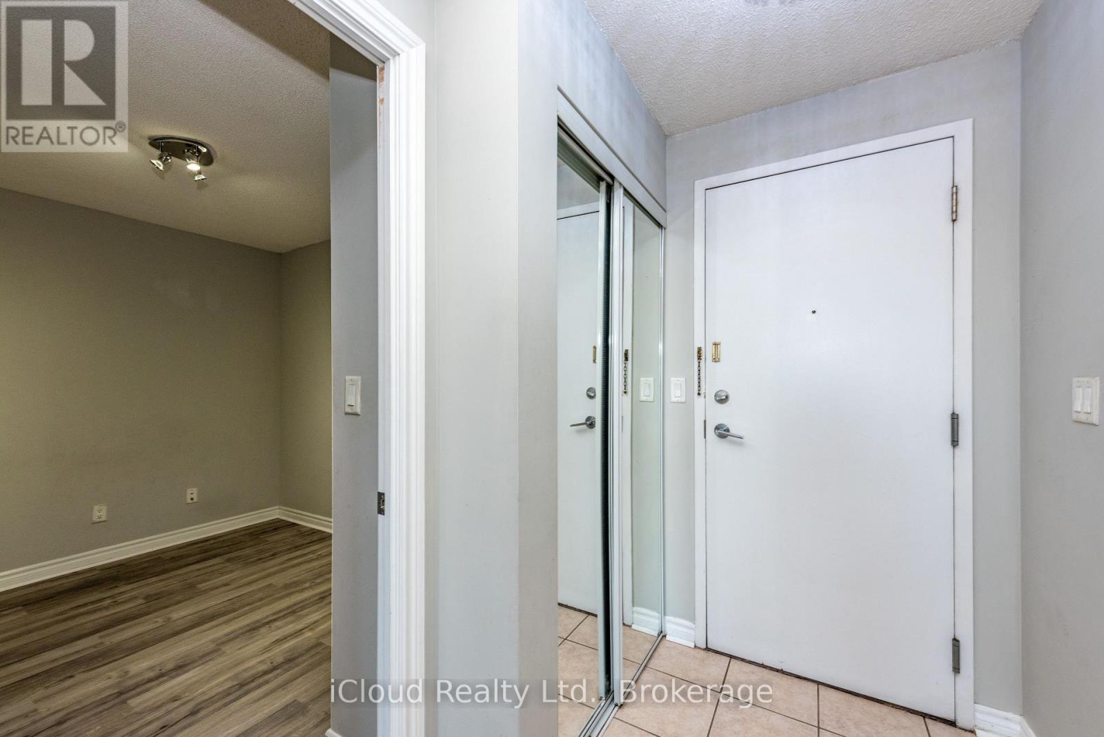 2521 - 3888 Duke Of York Boulevard, Mississauga, Ontario  L5B 4P5 - Photo 42 - W13860010
