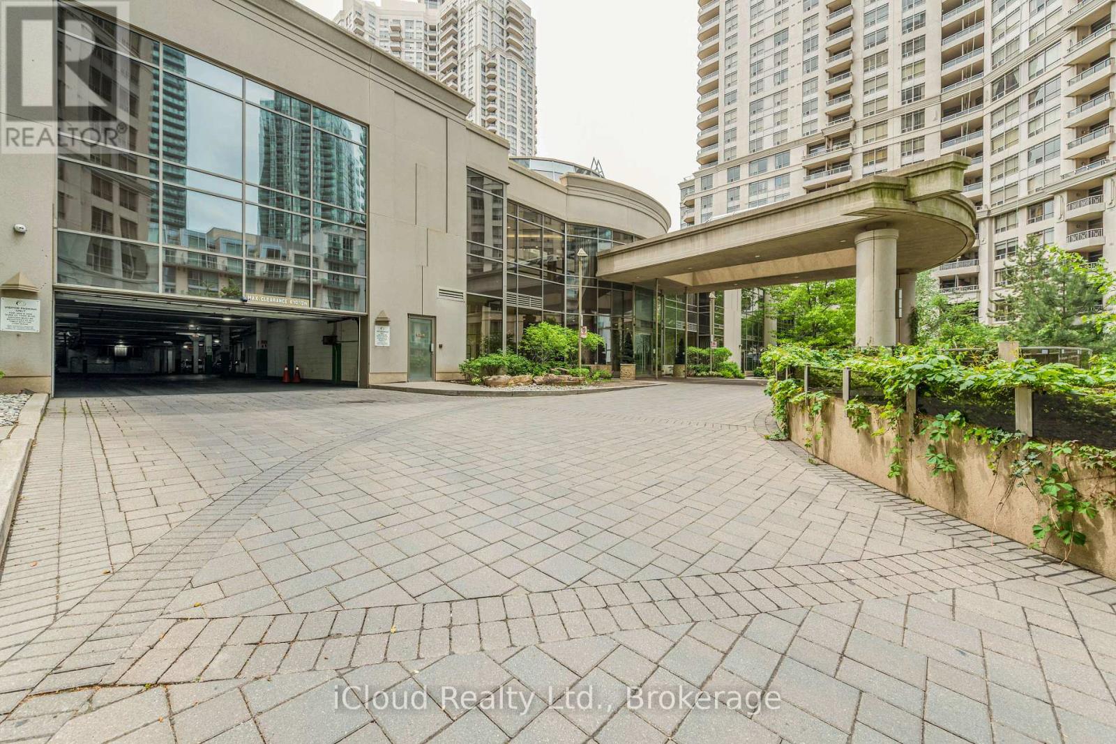 2521 - 3888 Duke Of York Boulevard, Mississauga, Ontario  L5B 4P5 - Photo 7 - W13860010