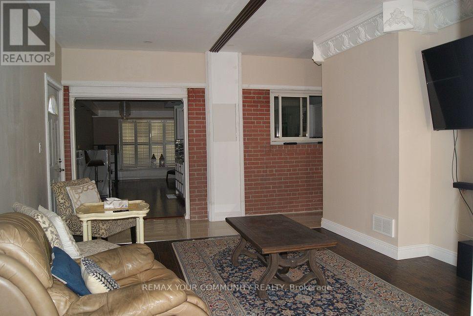 56 Willesden Road, Toronto, Ontario  M2H 1V7 - Photo 11 - C13858170