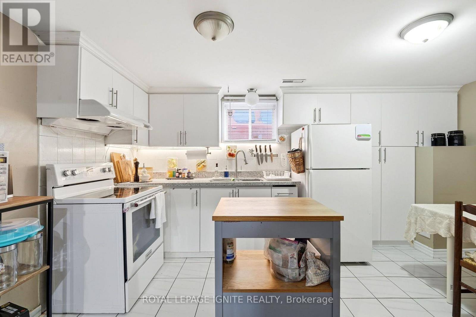 4 Buttercup Court, Toronto, Ontario  M9L 2M9 - Photo 28 - W13859892