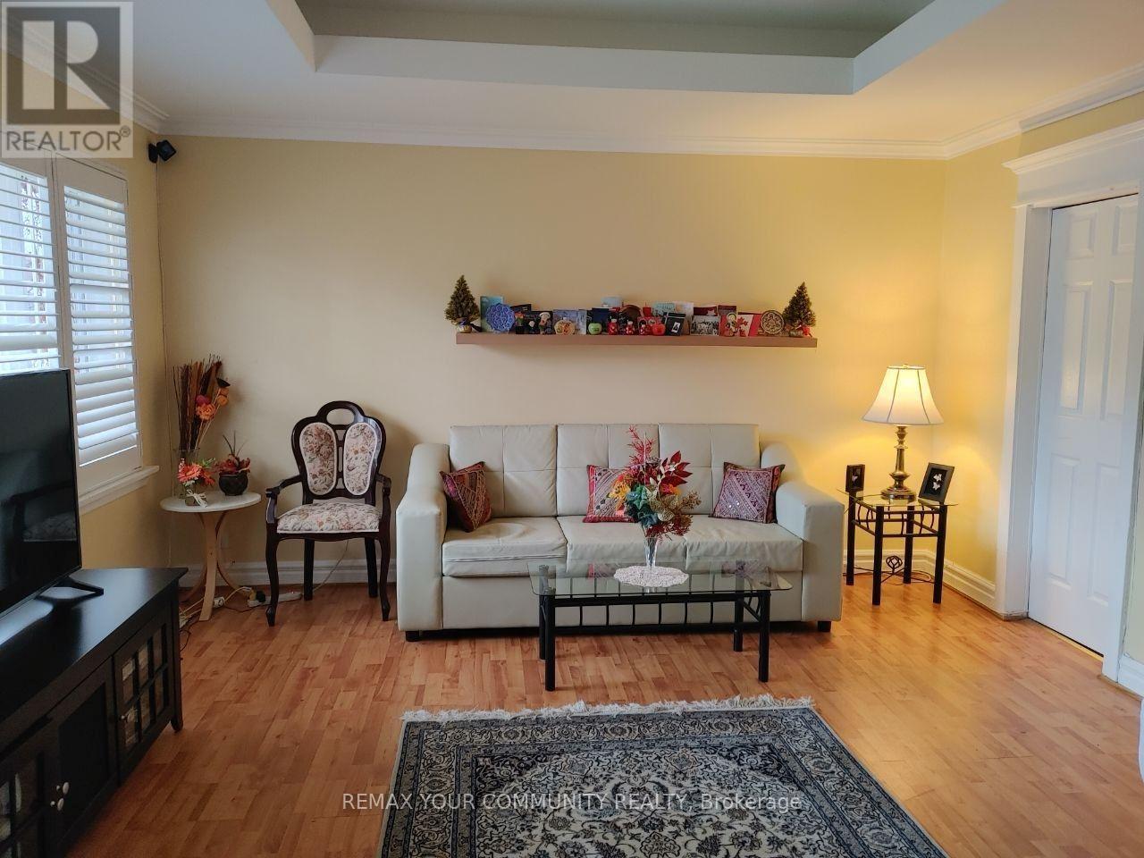 Main Floor - 82 Caines Avenue, Toronto, Ontario  M2R 2L3 - Photo 4 - C13860058